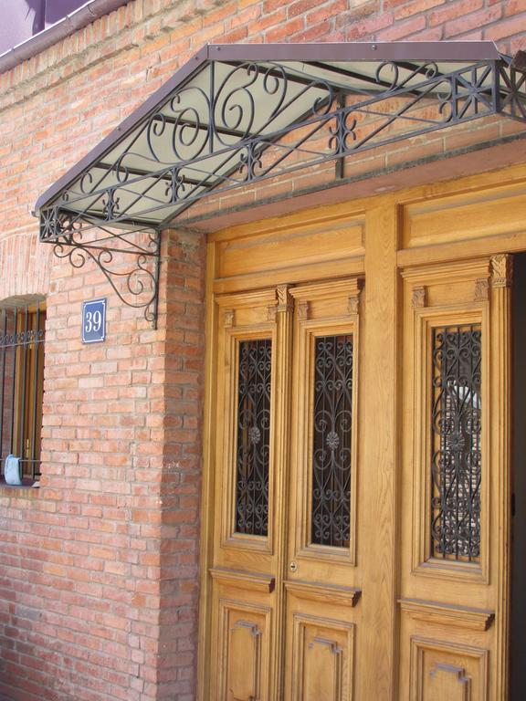 Apartment In The Heart Of Old Tbilisi Exteriör bild